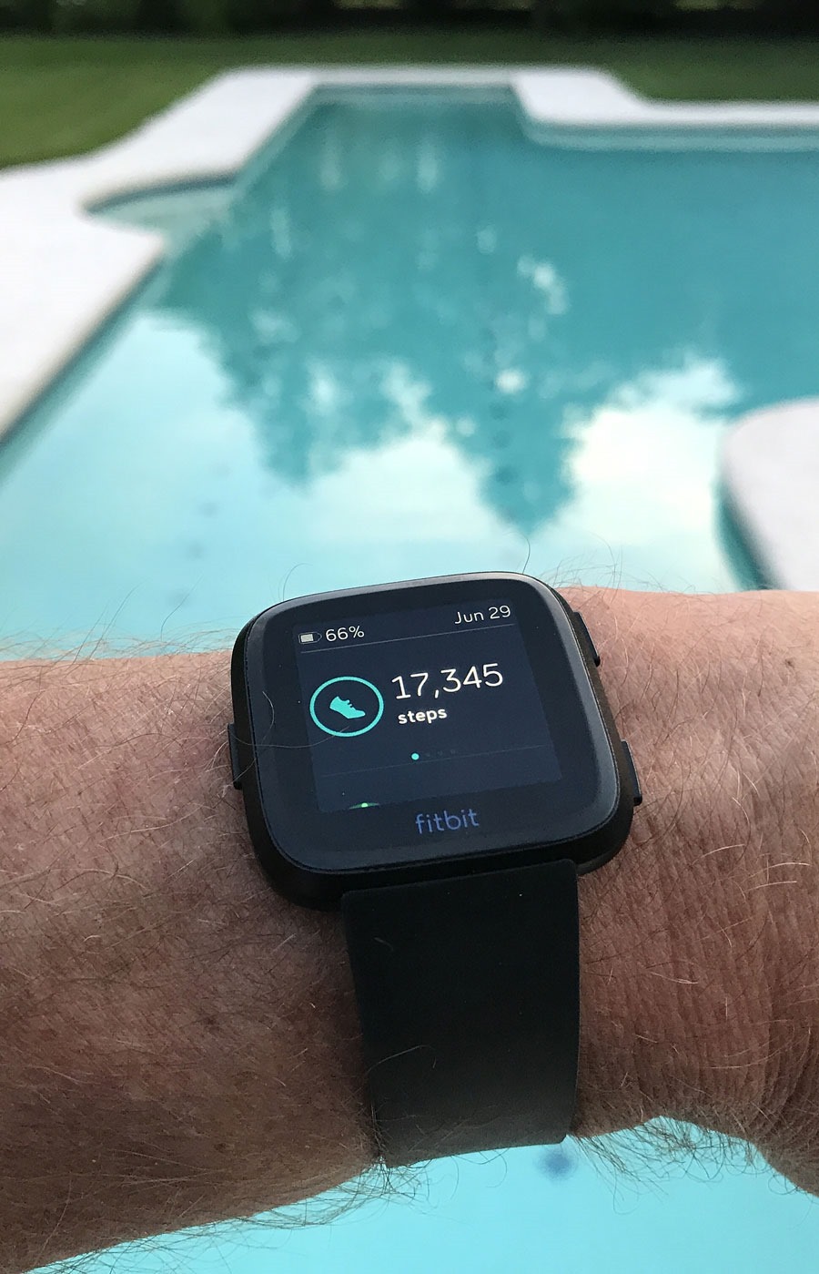 can you swim with the fitbit versa