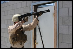 1st_Recon_Conducts_Breaching_Exercise_140610-M-ED261-003