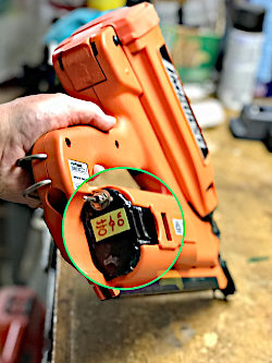 Paslode Nailer w Lithium Ion battery